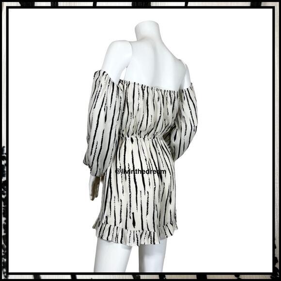 Wild Honey Black And Cream Romper SZ M $59 - Picture 4 of 9